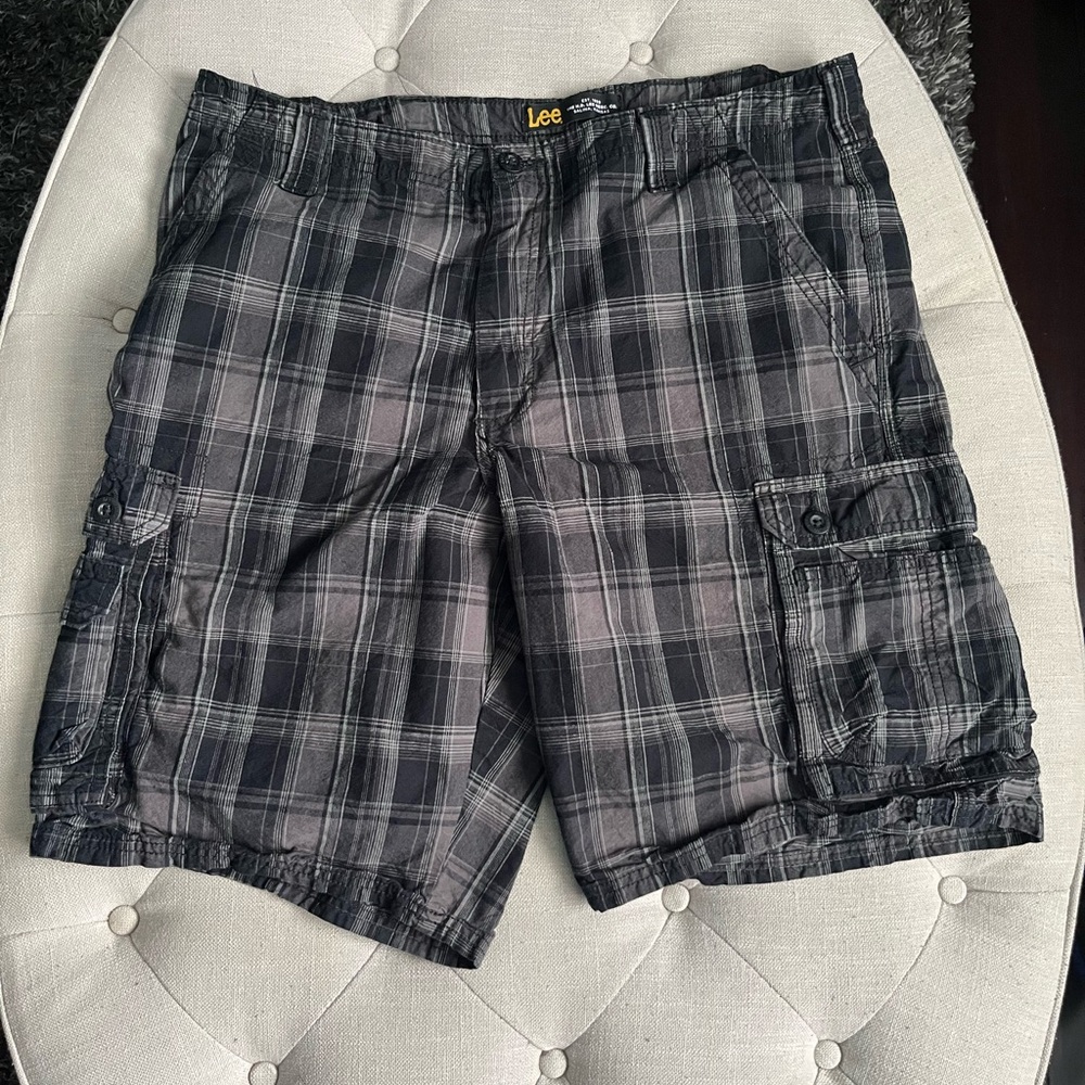 Lee Black Cargo Shorts with Classic Style